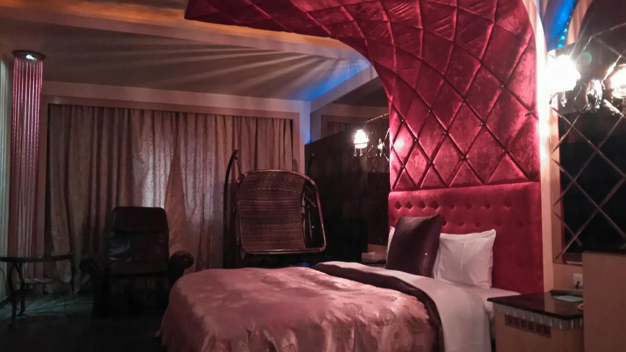 Michelle Motel Đài Trung Ngoại thất bức ảnh