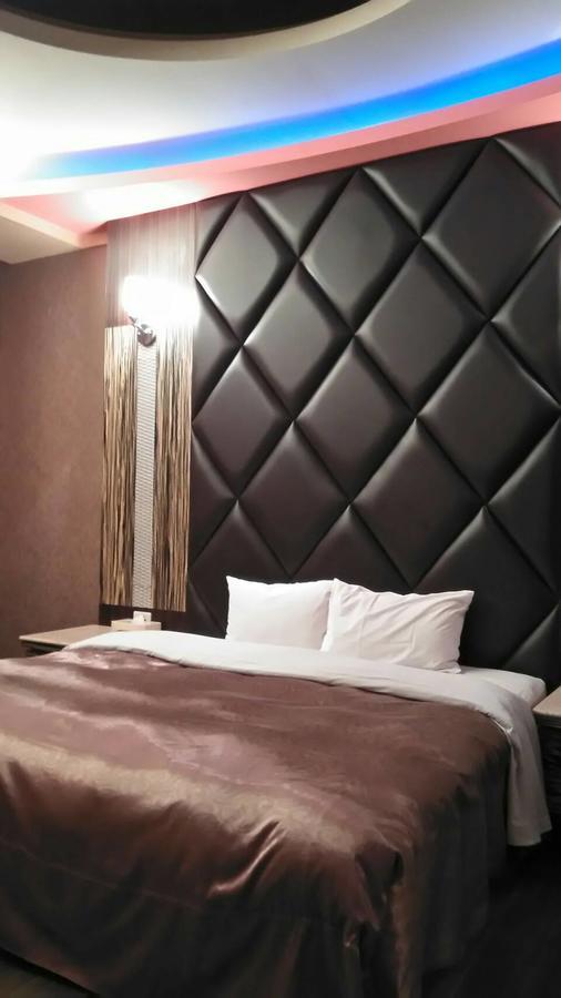 Michelle Motel Đài Trung Ngoại thất bức ảnh