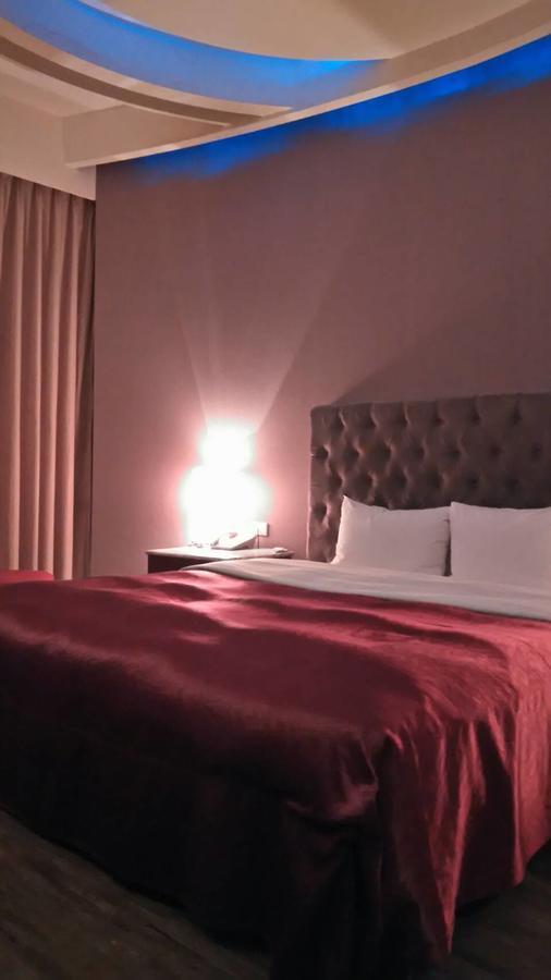 Michelle Motel Đài Trung Ngoại thất bức ảnh