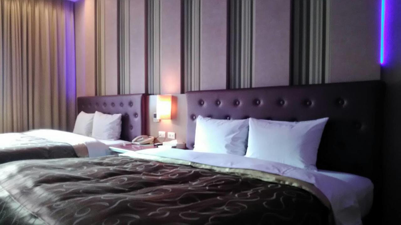 Michelle Motel Đài Trung Ngoại thất bức ảnh